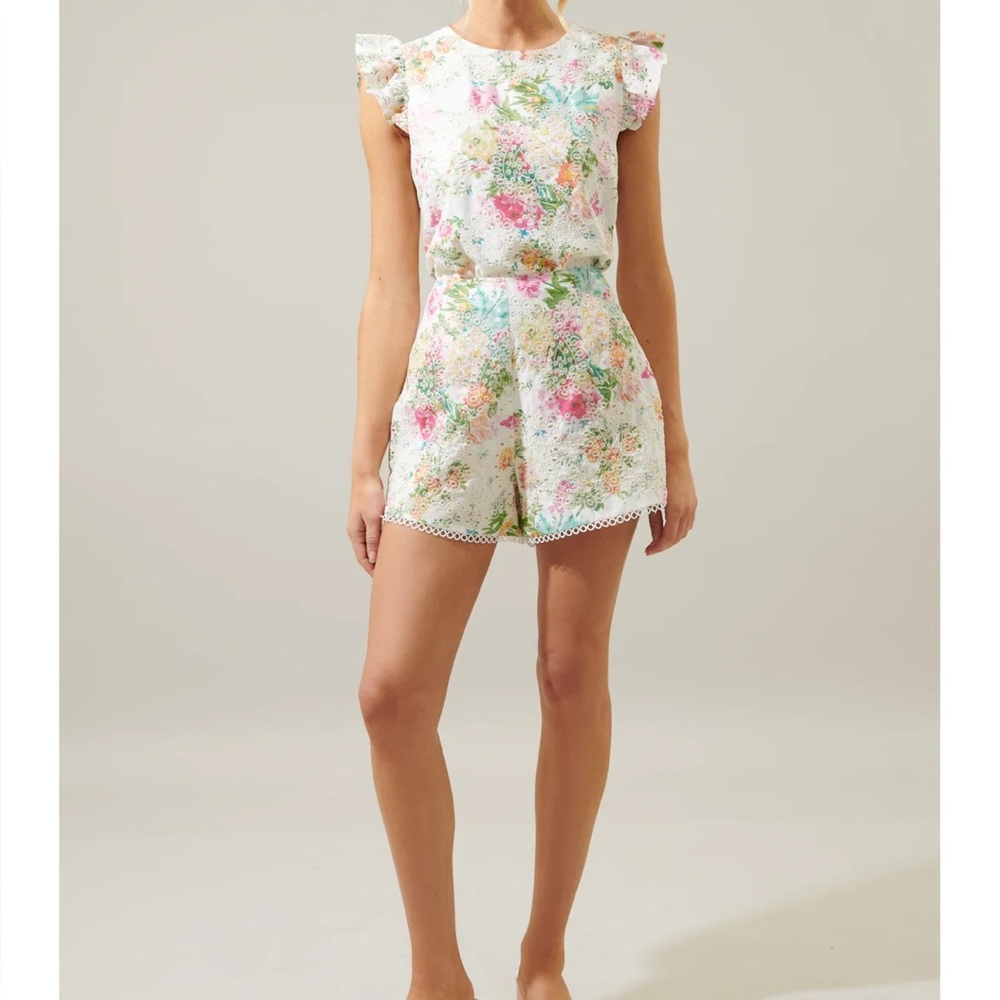 Sommerset Eyelet Circle Trim Shorts - Picture 3 of 8
